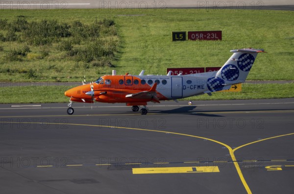 Düsseldorf Airport, D-CFME FCS, Flight Calibration Services Beechcraft 350 Super King Air,