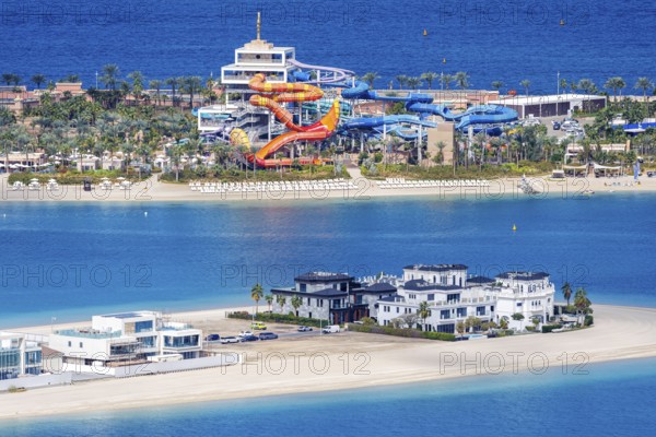 Luxury villas for sale on The Palm Jumeirah man-made island with Aquaventure Waterpark in Dubai,