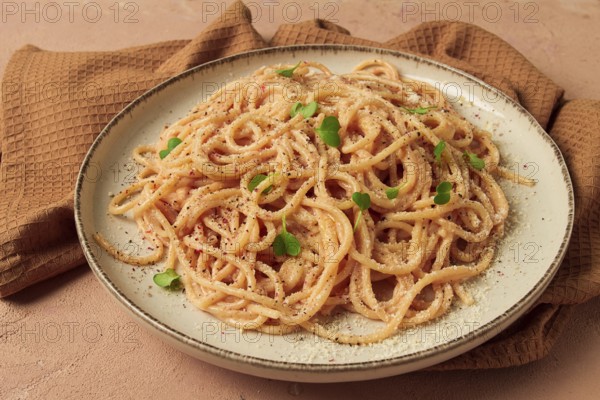 Spaghetti carbonara, in creamy garlic sauce, pasta in white sauce, homemade, no people