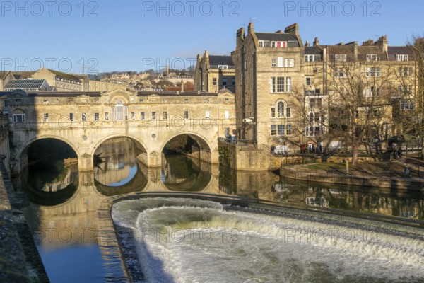 River Avon weir, Pulteney Bridge, Bath, Somerset, England, UK