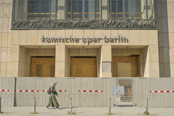 Construction site, Komische Oper, Behrenstraße, Mitte, Berlin, Germany, Europe