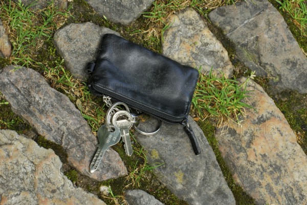 Lost bunch of keys, keys, bunch of keys, key case, lost property, lost
