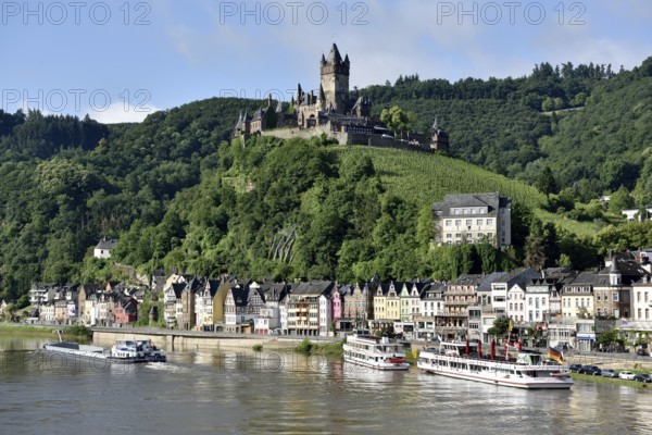 View of Cochem with the Reichsburg, Cochem on the Moselle, Rhineland-Palatinate, Germany, Europe