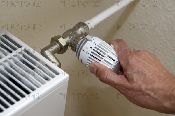 Thermostat of heating is set to heat output level 2 for economical energy consumption, Setting of