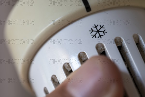 Thermostat, heating, district heating, gas, Germany, Europe
