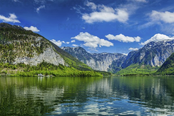 Hallstatter See mountain lake in Austria. Salzkammergut region, Austria, Europe