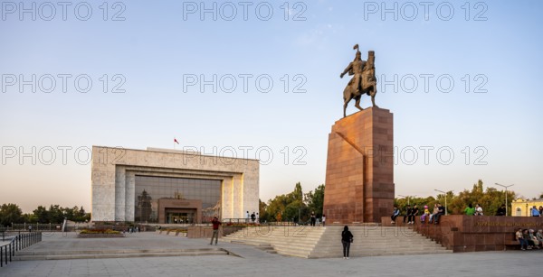 State History Museum, Manas Statue, Ala-Too Square, Bishkek, Kyrgyzstan, Asia