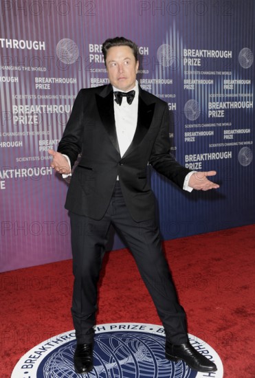 Elon Musk at the 10th Annual Breakthrough Prize Ceremony held at the Academy Museum of Motion