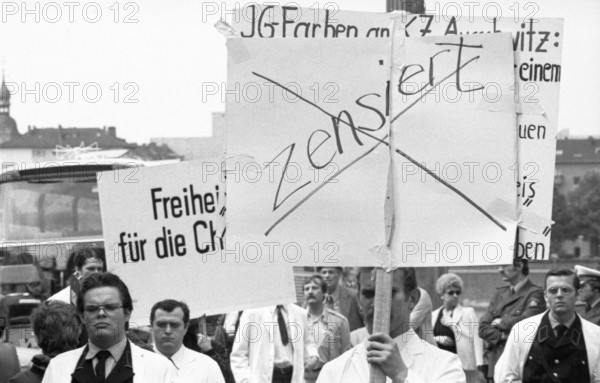 The Anachronistic Procession of Cologne-Bonn Students, a protest against German President Karl
