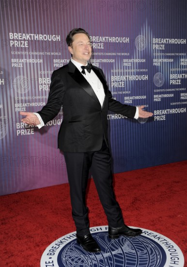 Elon Musk at the 10th Annual Breakthrough Prize Ceremony held at the Academy Museum of Motion