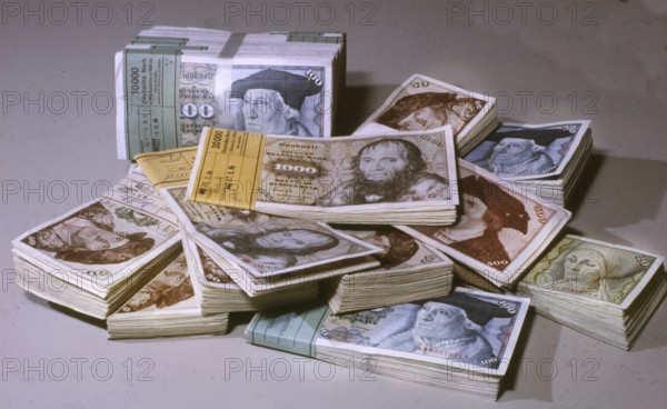 DEU, Germany: Historical slides from the 84-85 r years, Iserlohn. Finances. A lot of money in
