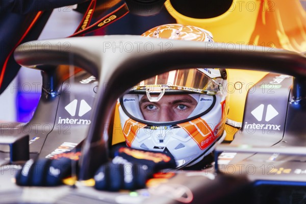 MELBOURNE, AUSTRALIA, APRIL 2: Max Verstappen of the Netherlands drives the Oracle Red Bull Racing