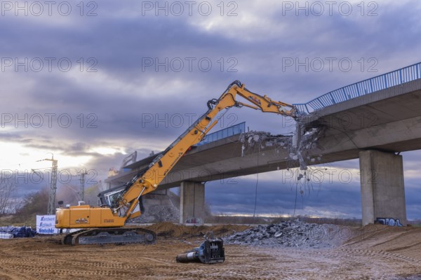 Following investigations of another reinforced concrete bridge in Saxony and the cracks caused by