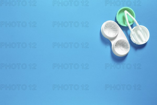 Flat lay contact lenses case with copy space