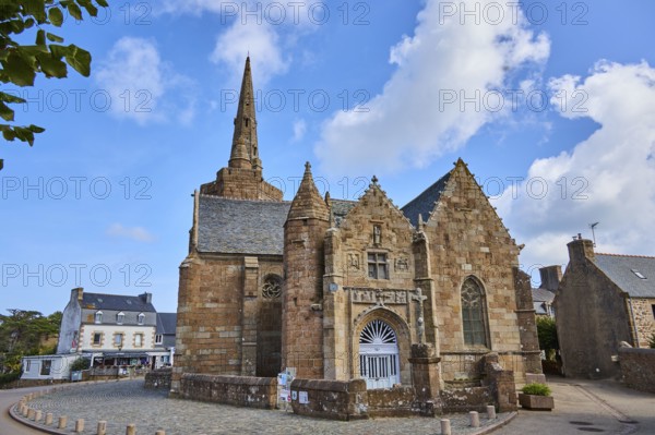 Chapelle de la Clarté Notre Dame de la Clarté. Church built between the 15th and 18th centuries in
