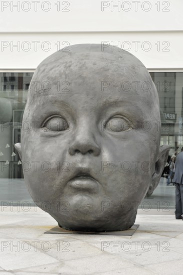 Dia y Noche, Day and Night, sculptures by Antonio López, near Atocha railway station, Madrid,
