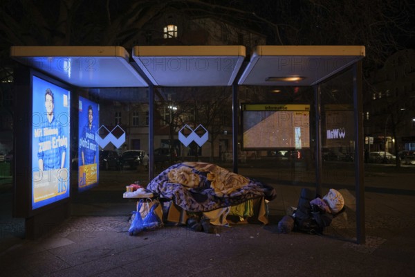 Germany, Berlin, 25 November 2018, cold weather bus of the Berlin City Mission, homeless man
