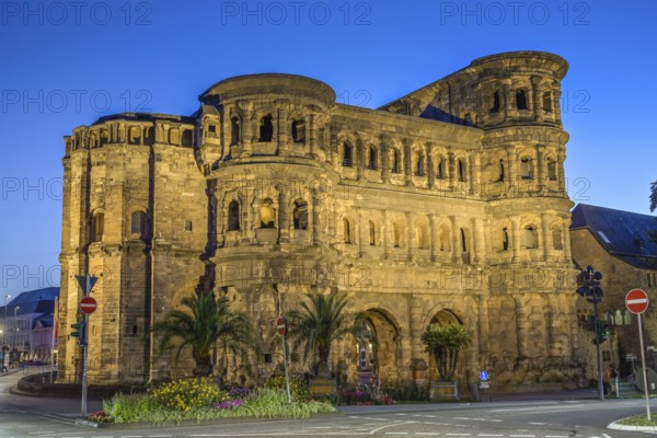 Porta Nigra, Simeonstraße, Old Town, Trier, Rhineland-Palatinate, Germany, Europe