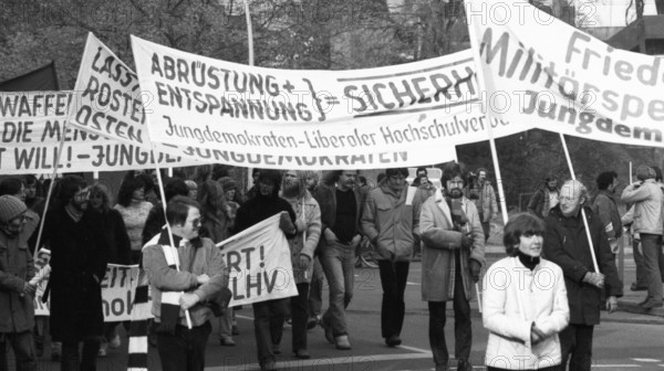 About 8, 000 young people, students and schoolchildren demonstrated against militarism, the Cold