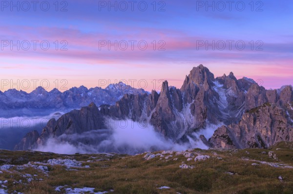 Cadinspitzen Mountains, Sexten Dolomites, shortly before sunrise, Hochpustertal valley, Sexten,