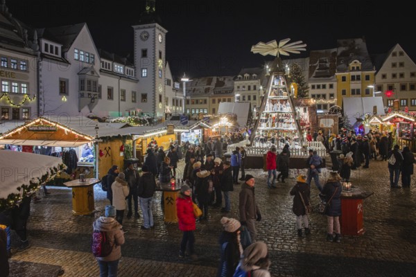 The Freiberg Christmas Market on the Obermarkt in front of the town hall
