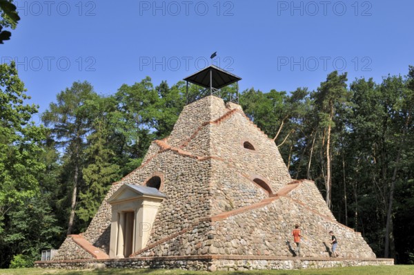 Pyramid of the Count of Schmettau, Count of Schmettau, Garzau-Garzin, Märkische Schweiz,