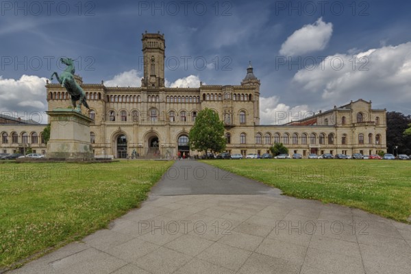 The University of Hannover, officially the Gottfried Wilhelm Leibniz University Hannover, short