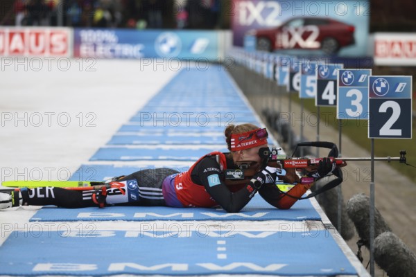 Janina Hettich-Walz (SC Schönwald/GER) at the shooting range at the IBU Biathlon World Cup Sprint