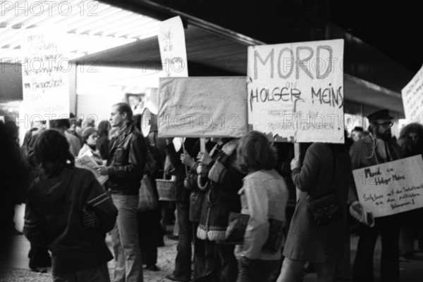 Left-wing sympathisers of the Red Army Faction (RAF) protesting in Dortmund on 13.11.1974 after the