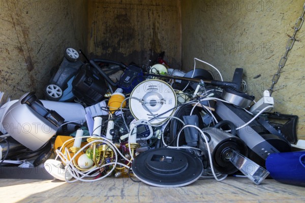 Pilot project on waste prevention and reuse launched. Reuse instead of throwing away: From June