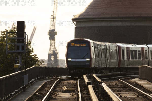 Underground, Hamburger Verkehrsverbund HVV, local transport, railway line in the evening light with