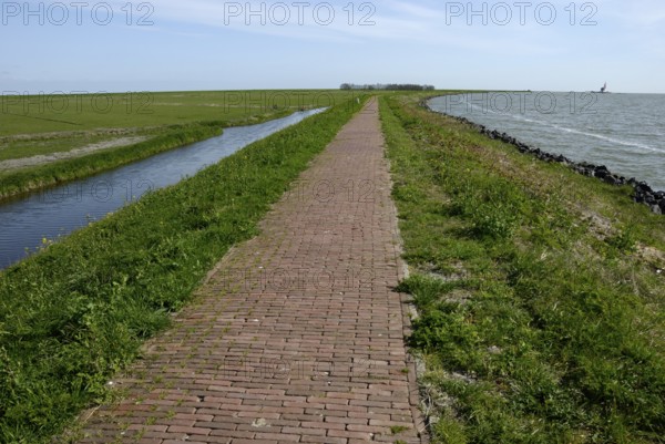 Dam road on Marken, Holland