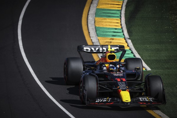 MELBOURNE, AUSTRALIA, APRIL 8: Sergio Perez of Mexico drives the number 11 Oracle Red Bull Racing