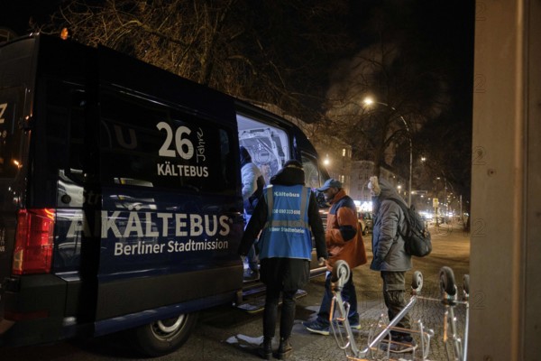 Germany, Berlin, 25 November 2018, Berlin City Mission cold bus, Amrumer Straße underground