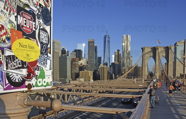 Sticker Nice here, advertising slogan Baden-Württemberg, Ländle, at Brooklyn Bridge, Lower