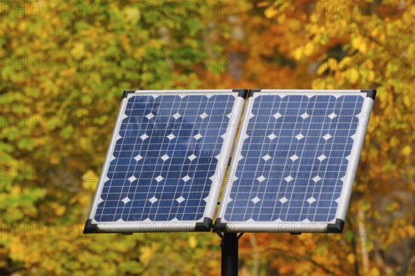 Installed solar photovoltaic system, solar module, installed solar photovoltaic system, solar