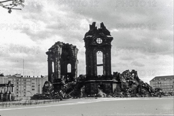 Rubble of the Dresden Frauenkirche by George Bähr, burnt out after the bombing raid of 13 February