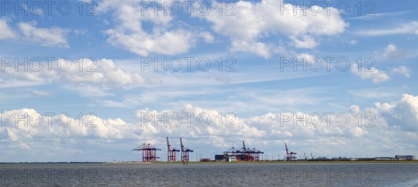 Cranes at EUROGATE Container Terminal, JadeWeserPort, Jade-Weser-Port, Wilhelmshaven, Lower Saxony,