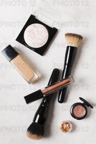 Lay out basic tools putting make up