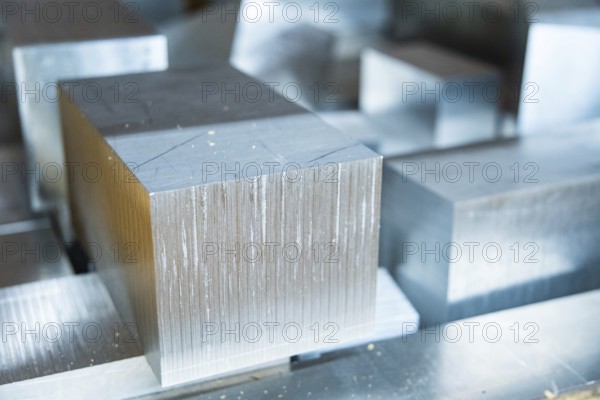 Aluminium blocks and plates in the industry