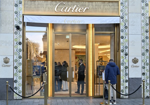 Cartier boutique on Königsallee in Düsseldorf, North Rhine-Westphalia, Germany, 29 November 2024,