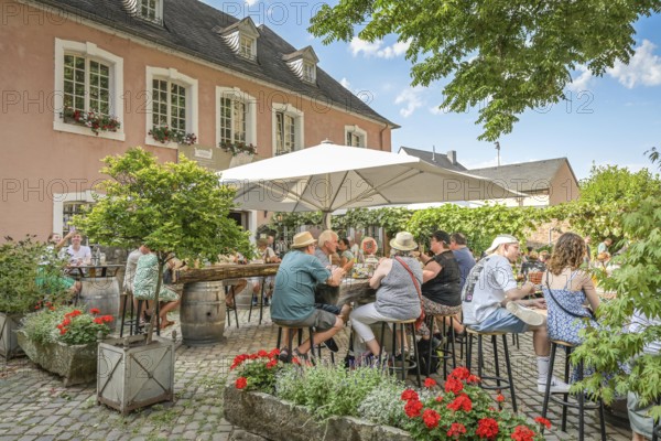 Weinstube Kesselstatt, Liebfrauenstraße, Old Town, Trier, Rhineland-Palatinate, Germany, Europe