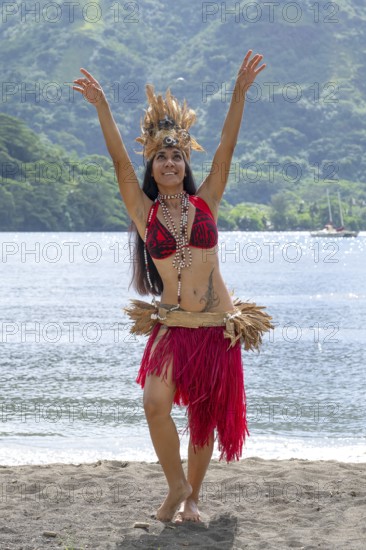 South Seas beauty, dancer, Ori Tahiti, Tahitian dance, art form, tradition, costume, movement