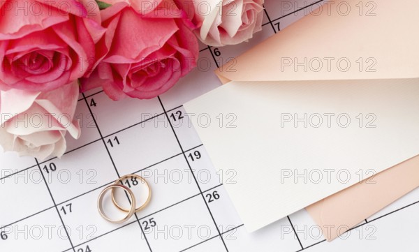 Wedding rings with flowers calendar