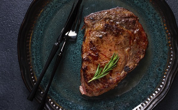 Food, Grilled steak, beef steak, rib eye steak, on a plate, top view, no people