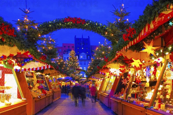 Leipzig Christmas market in the evening, Leipzig Christmas market in the evening, Germany, Europe