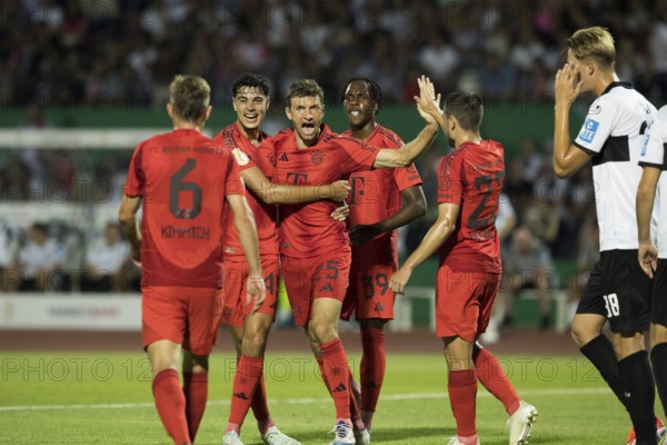 Football match, Thomas MÜLLER FC Bayern Munich centre celebrates his 0:1 Tor tor with from left to