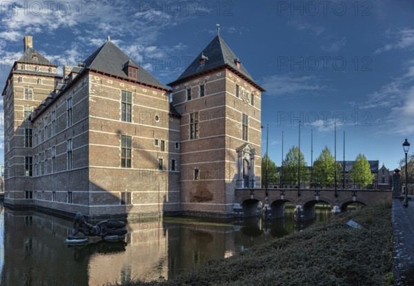 Turnhout Castle, known Castle of the Dukes of Brabant, lies in the center of the town by the same