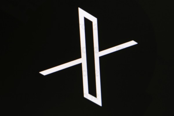 Symbolic image social media, close-up of a black screen with X logo on the website of the short