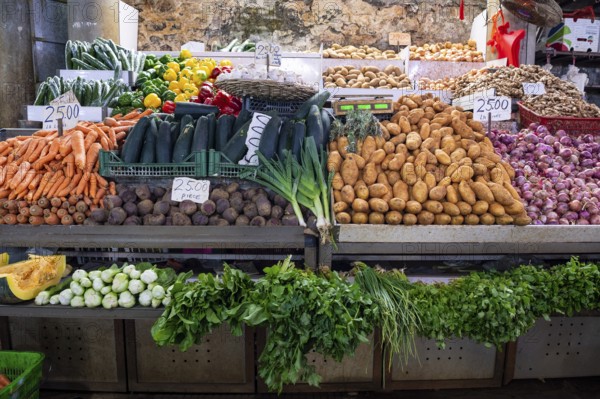 Fruit and vegetable market, market hall, old town, Port Louis, Indian Ocean, island, Mauritius,